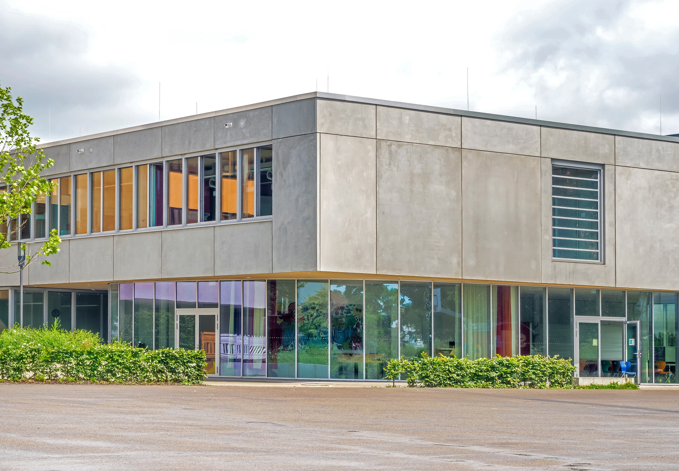 Außenansicht des Schulgebäudes